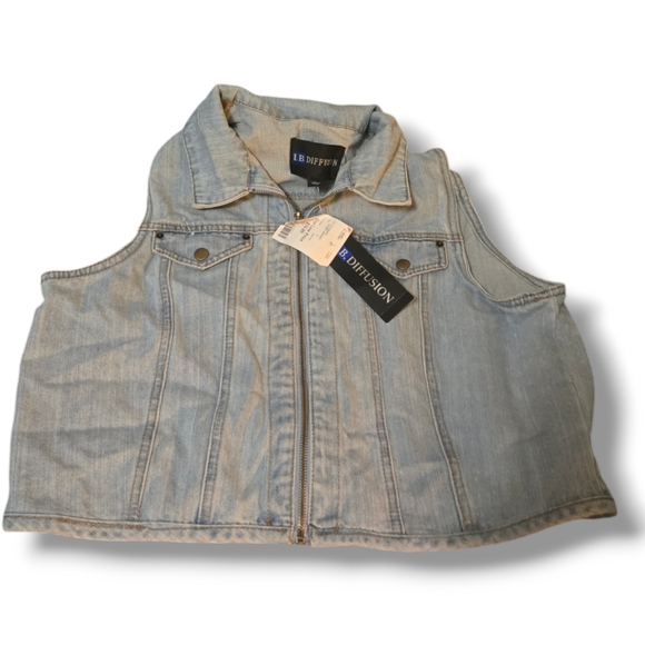 Jackets & Blazers - IB Diffusion denim vest nwt size large light wash zip up